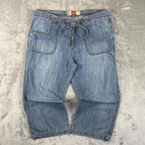 Vintage Y2K Old Navy Light Wash Blue Mid Rise Denim Capris Size 8